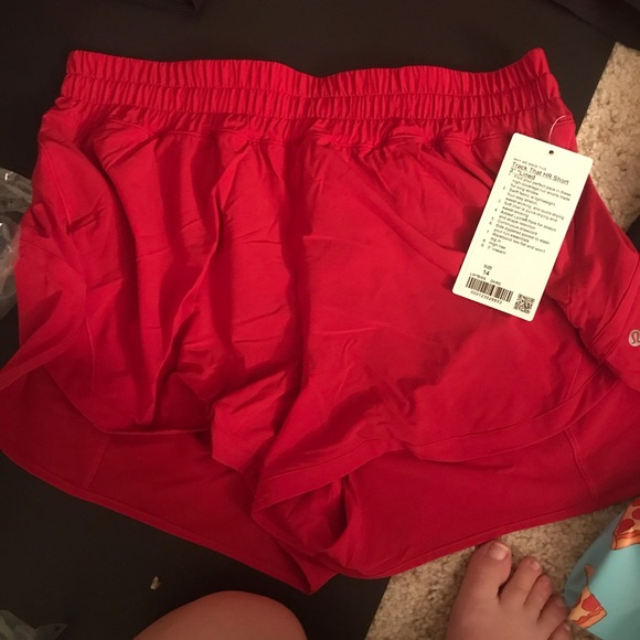 Lululemon high rise track that shorts - Picture 3 of 6
